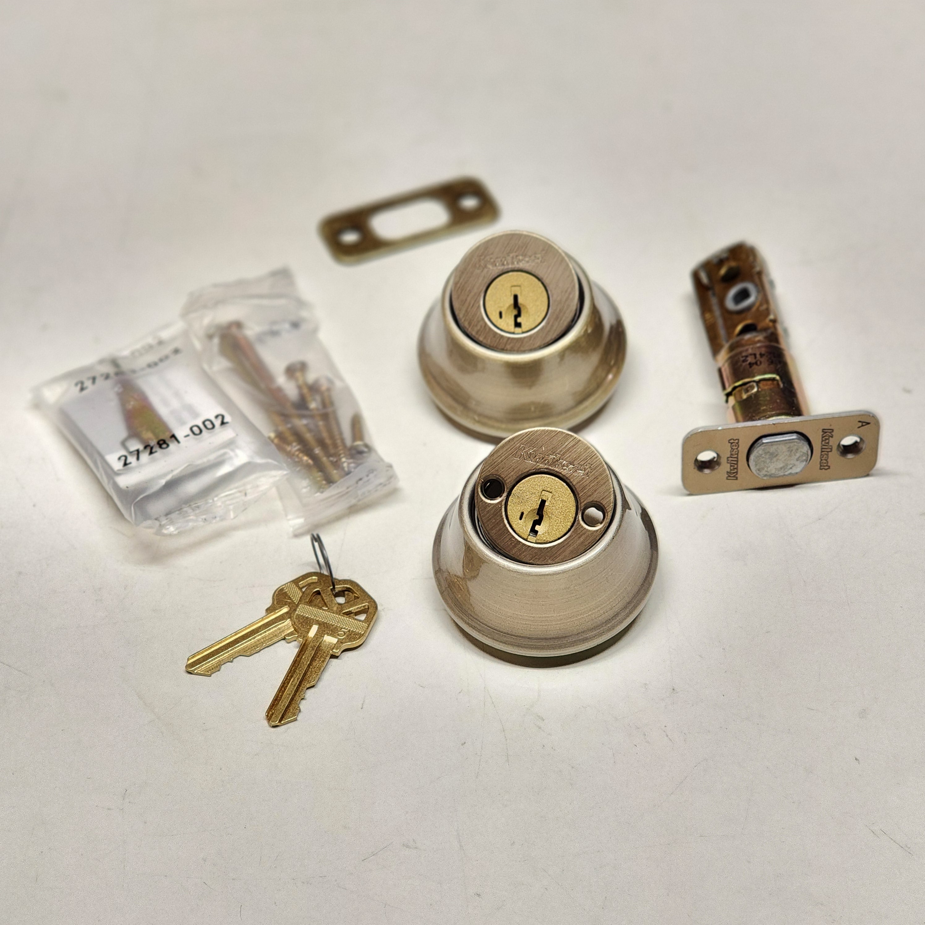 665 Antique Brass Double Cylinder Deadbolt featuring SmartKey Security and Microban Technology (96650-510)