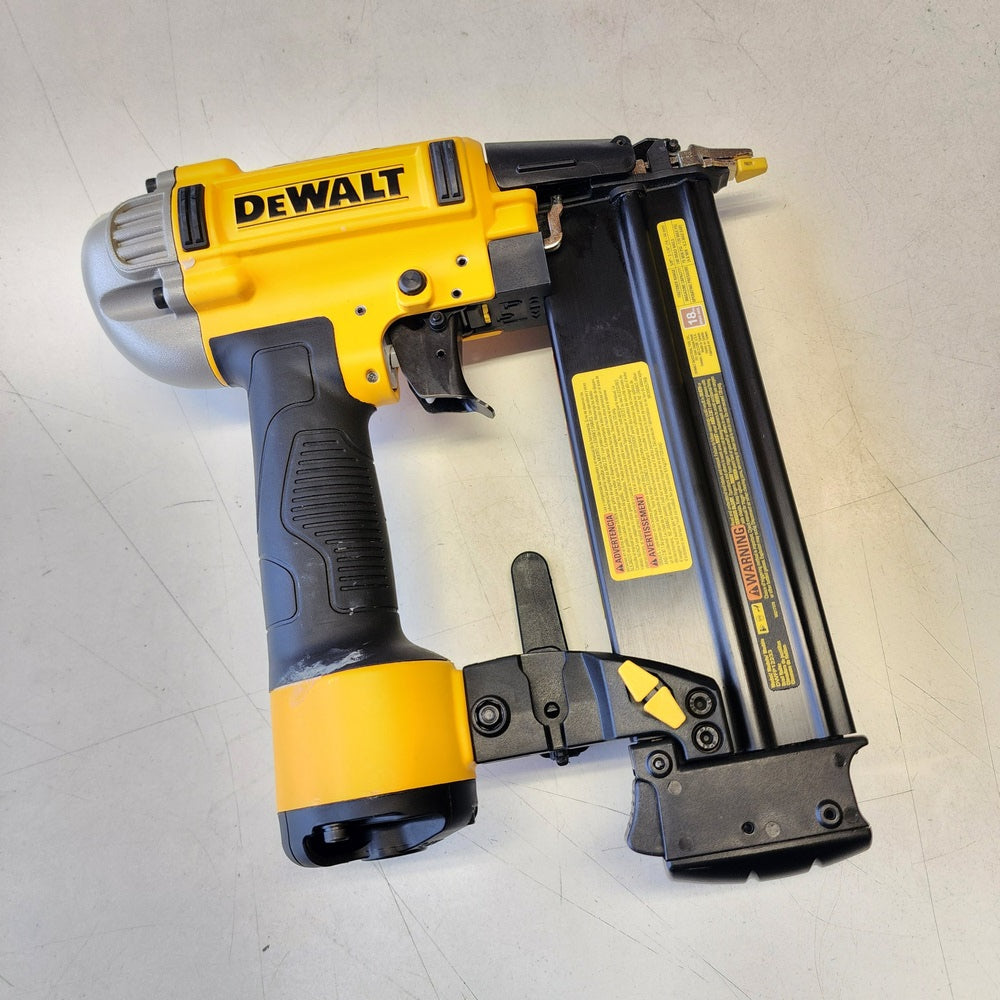 18-Gauge Pneumatic Brad Nailer (DWFP12233)