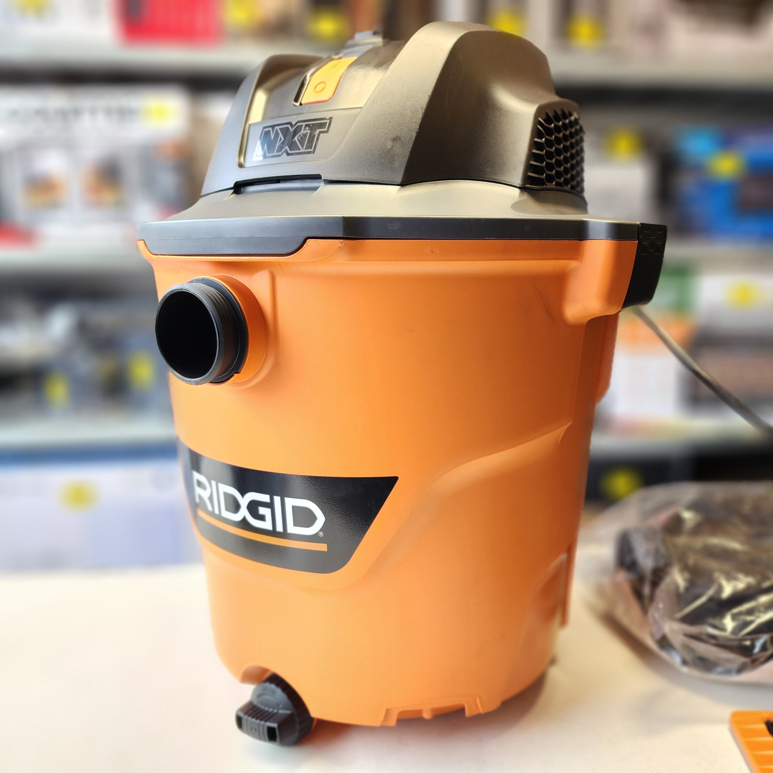 RIDGID 12 GAL WET/DRY VAC (WD1270)