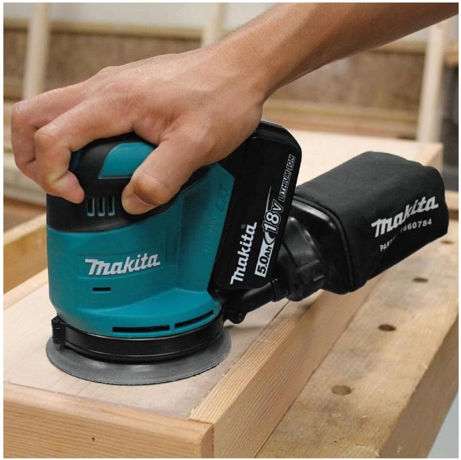 Makita XOB01 18V LXT Cordless 5 Inch Random Orbit Sander Kit with 2 Batteries Charger and Bag