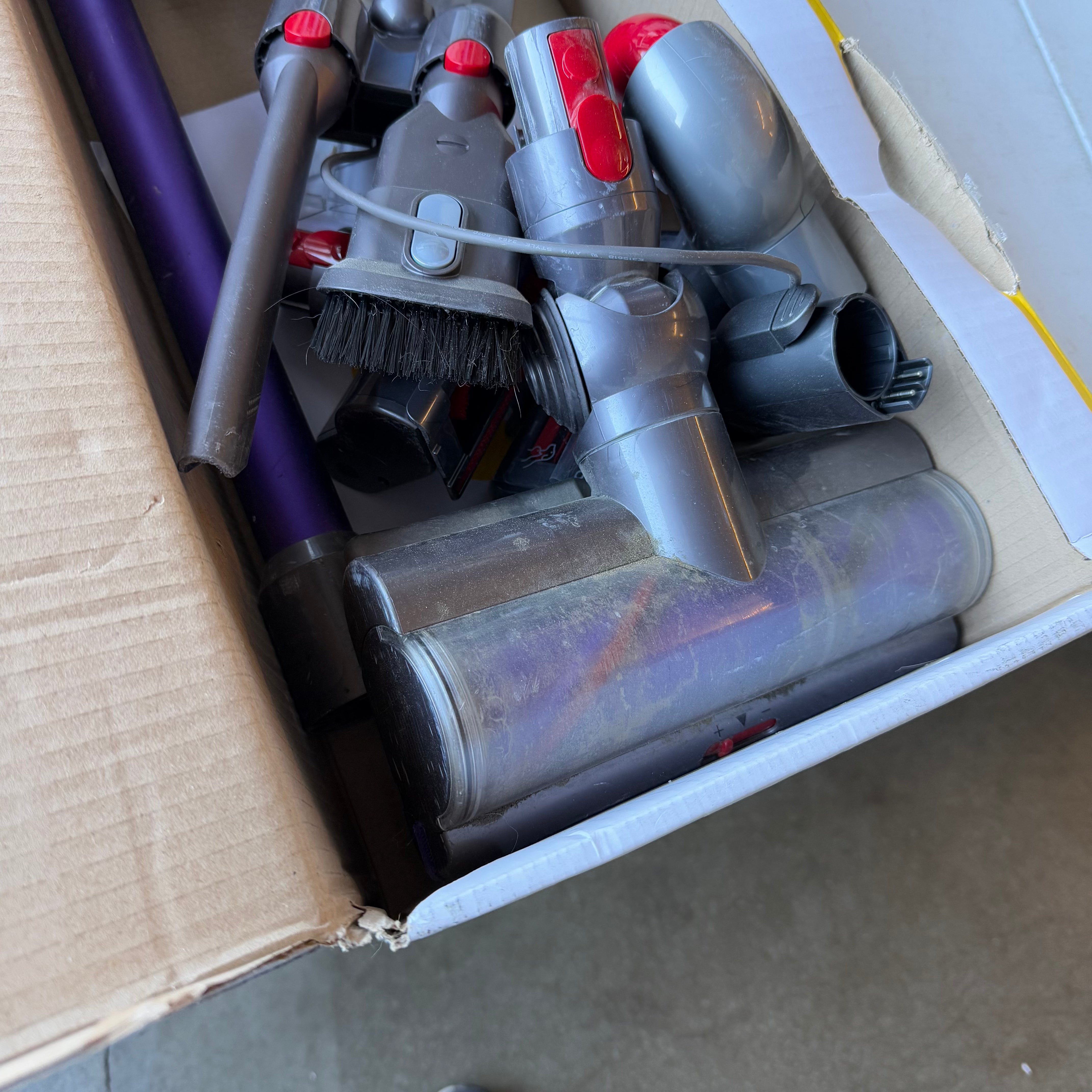 DYSON V10 ANIMAL+ STICK (Used - Fair)