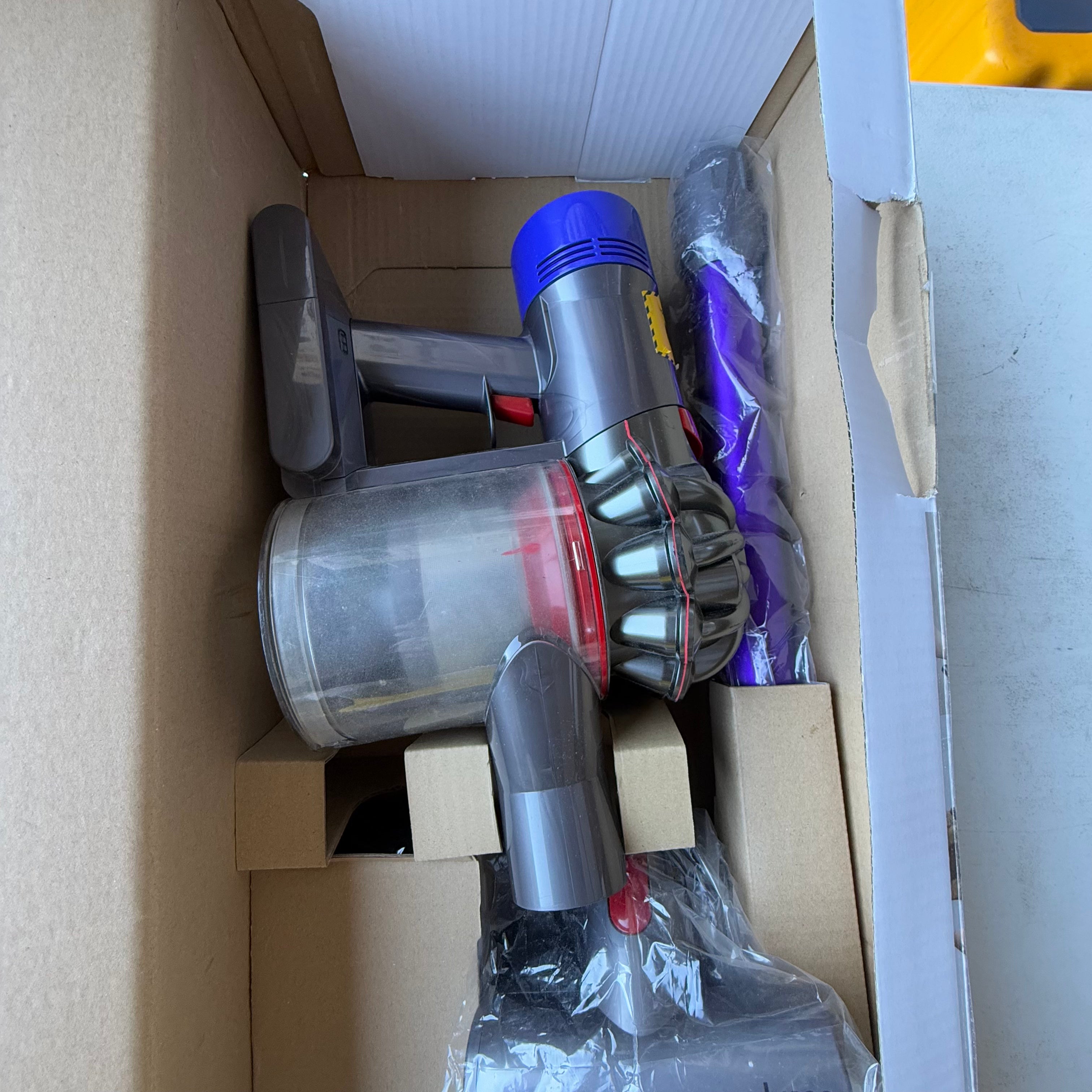 DYSON V8 ANIMAL+ CORDFREE