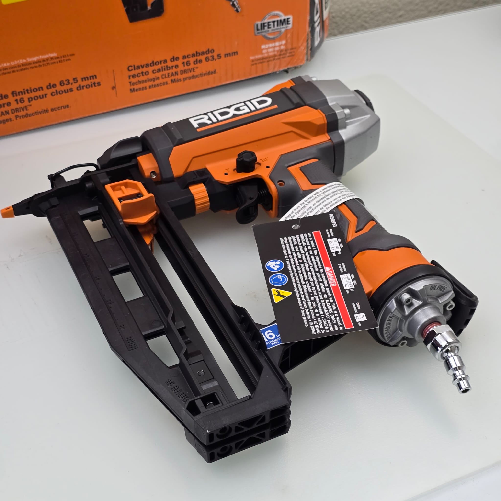 Pneumatic 16-Gauge 2-1/2 in. Straight Finish Nailer with CLEAN DRIVE Technology (R250SFF)