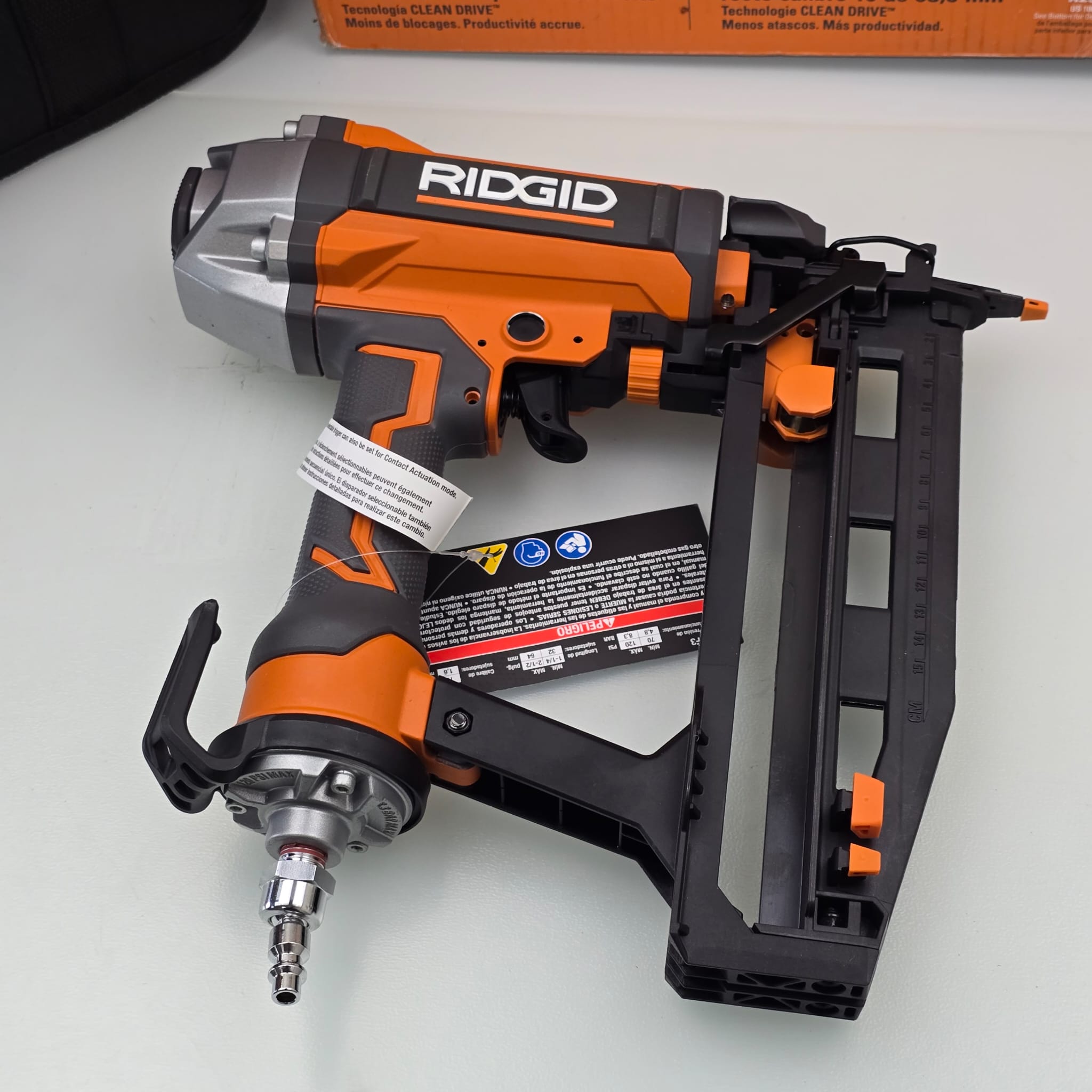 Pneumatic 16-Gauge 2-1/2 in. Straight Finish Nailer with CLEAN DRIVE Technology (R250SFF)