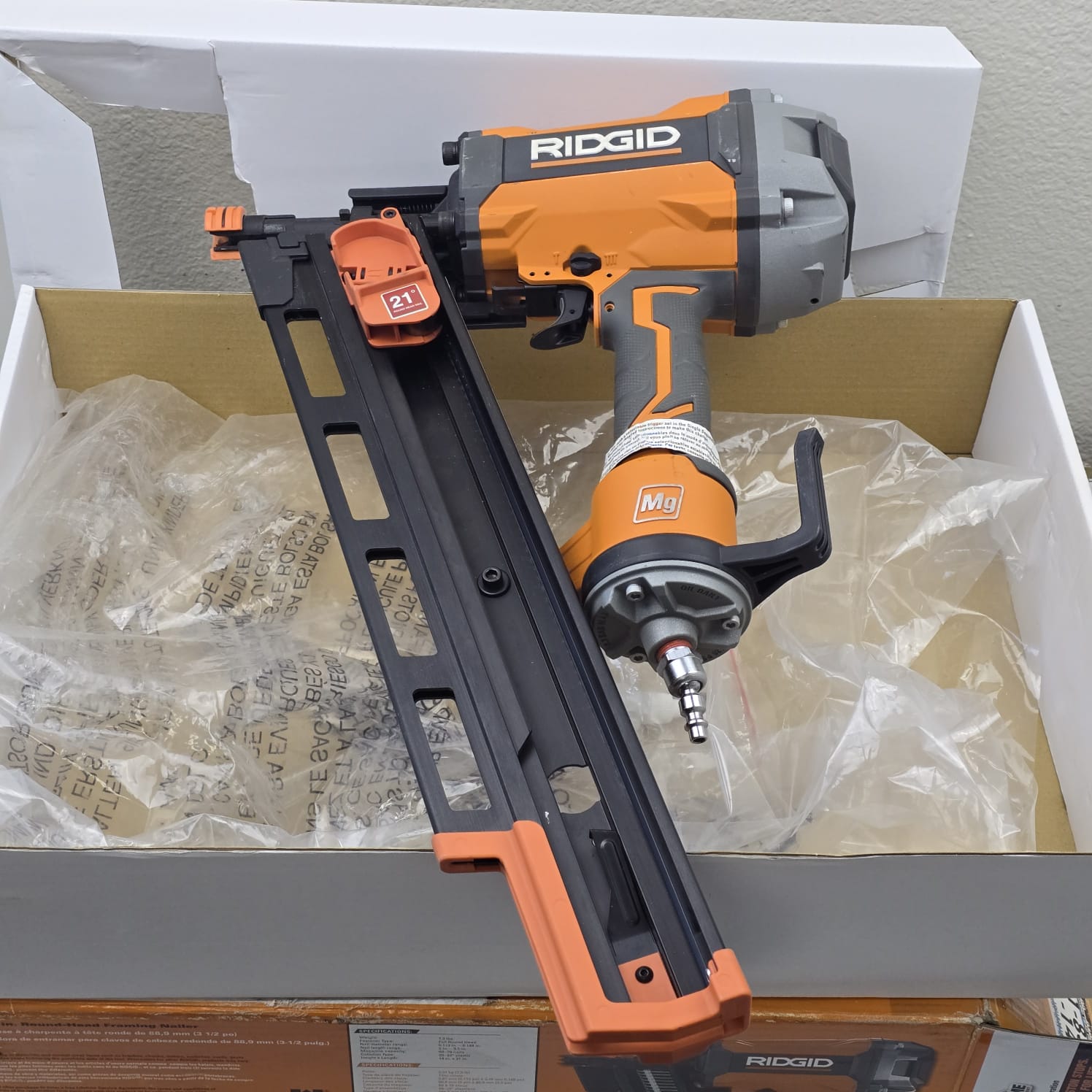 Pneumatic 21-Degree 3-1/2 in. Round Head Framing Nailer (R350RHF)