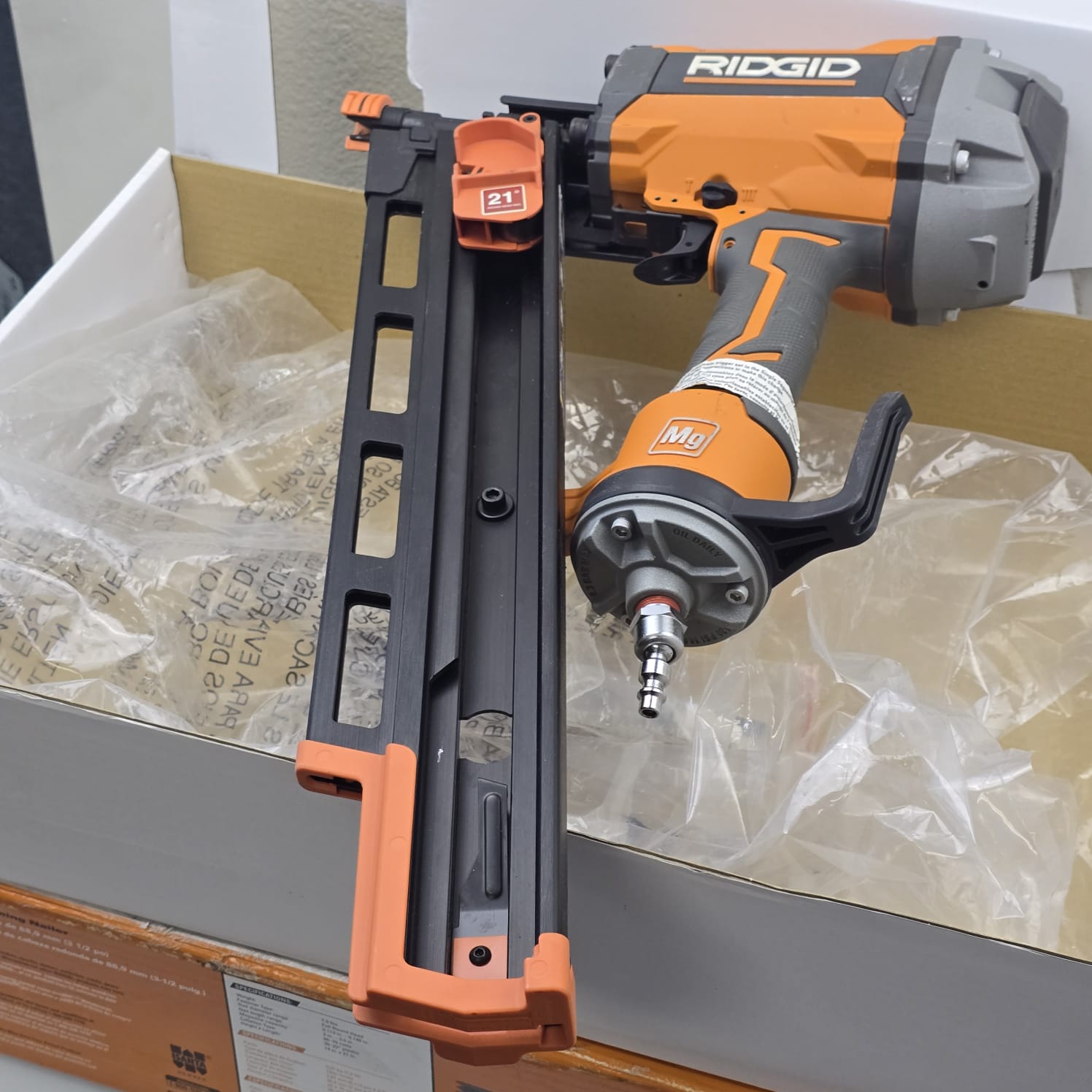 Pneumatic 21-Degree 3-1/2 in. Round Head Framing Nailer (R350RHF)