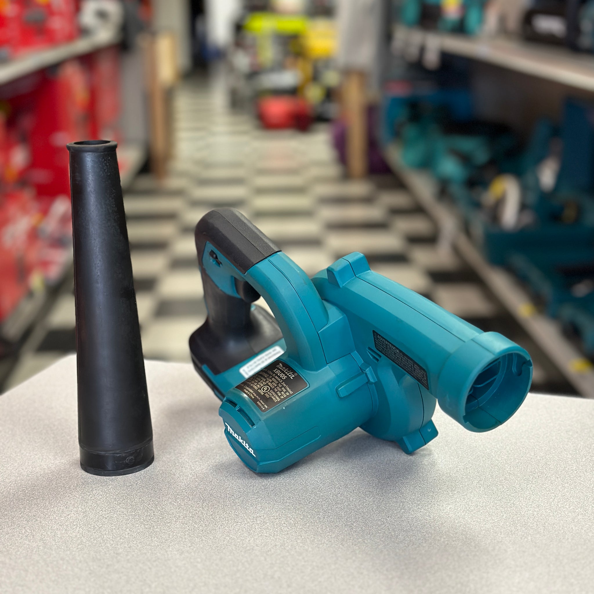 Makita XBU05Z 18V LXT Compact Blower Variable Speed Cordless Tool Only (Renewed)