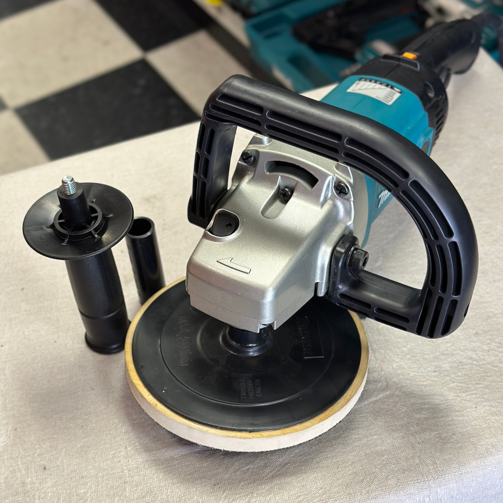 Makita 9227C 7" Polisher Sander