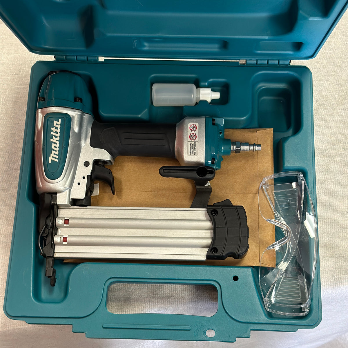 Makita AF506 Pneumatic 18-Gauge 2 in. Brad Nailer - Factory Service