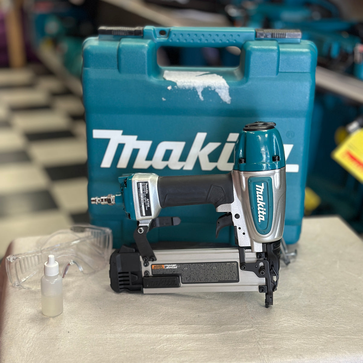 Makita AF506 Pneumatic 18-Gauge 2 in. Brad Nailer - Factory Service