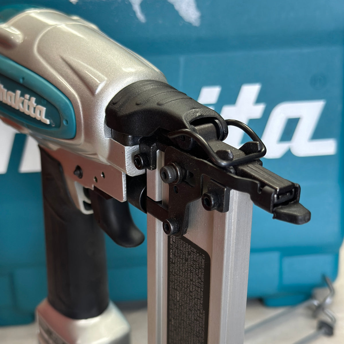 Makita AF506 Pneumatic 18-Gauge 2 in. Brad Nailer - Factory Service