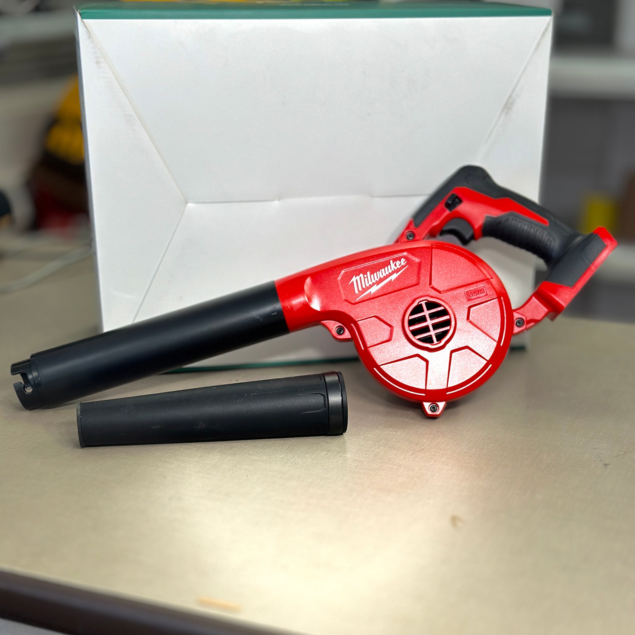 Milwaukee M18 Cordless Compact Blower – High-Performance Portable Air Blower