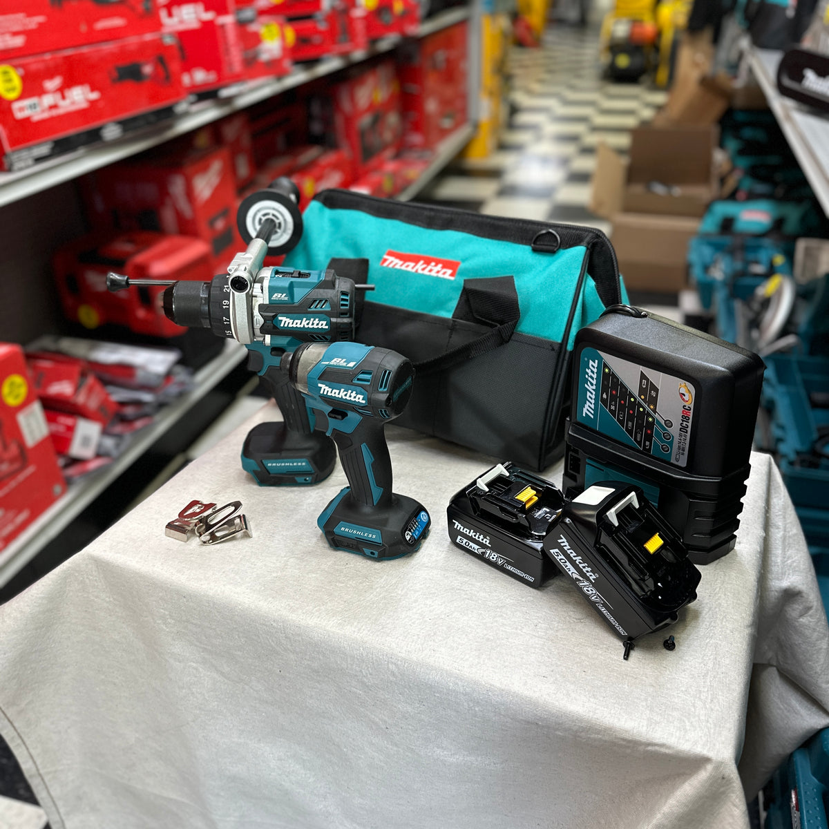 Makita brushless cordless impact driver side view