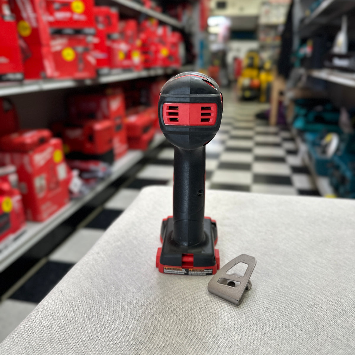 Milwaukee M18 18V 1/4-Inch Hex Cordless Impact Driver