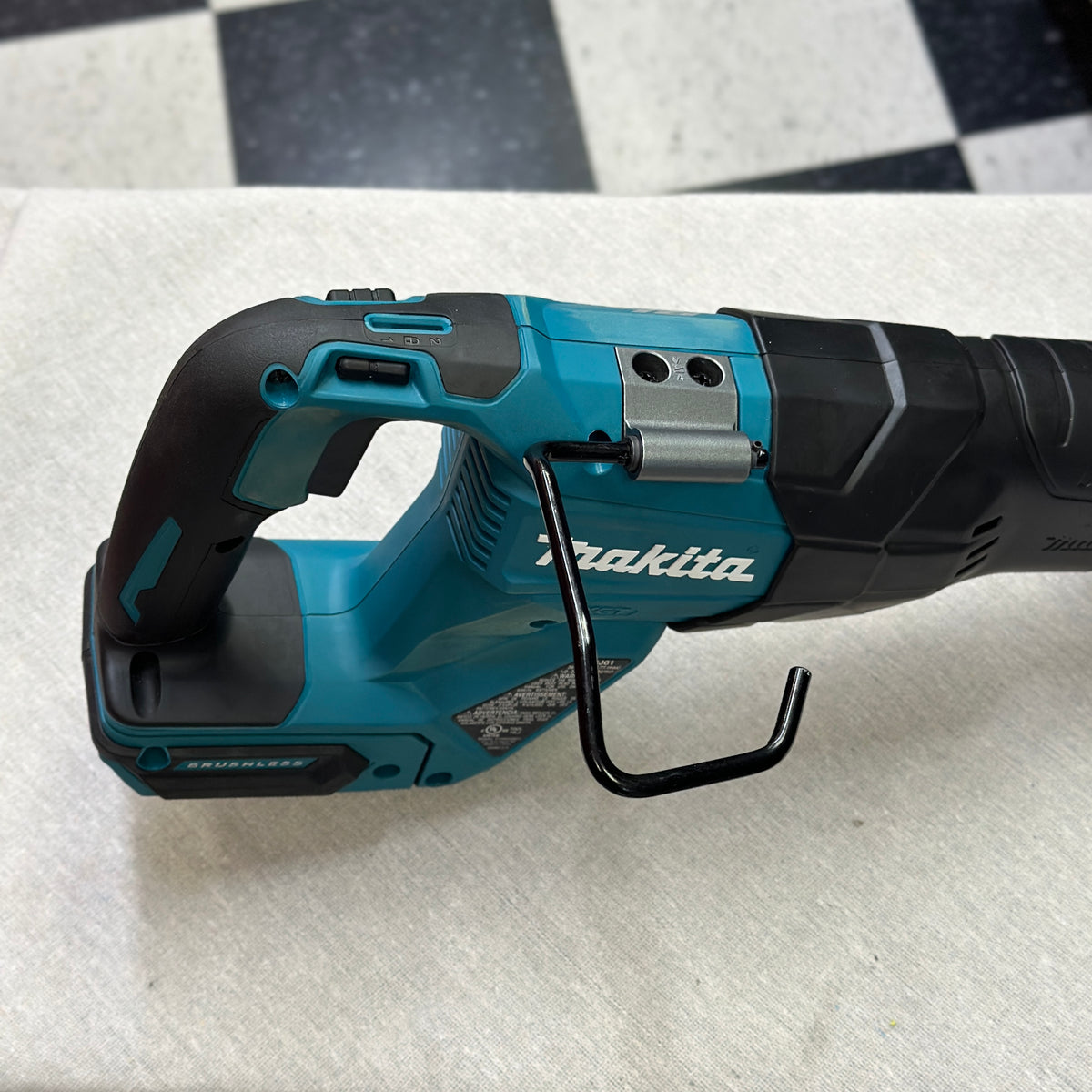 Opposite side view of a Makita GRJ01Z 40V max XGT brushless cordless reciprocating saw