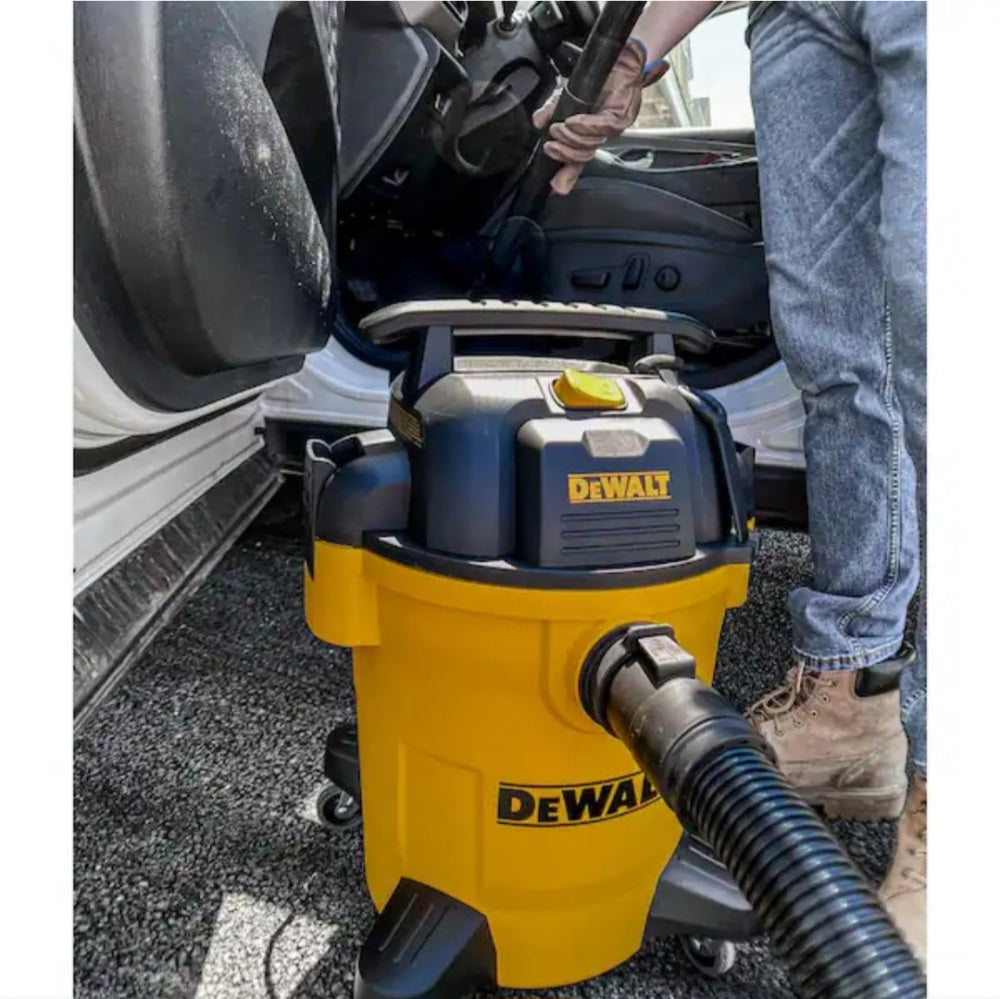 DEWALT 6 GAL 4.0 HP POLY WET/DRY VACUUM WITH HOSE